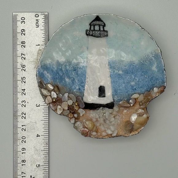 Handcrafted Seaside Glow Lighthouse - Picture 4 of 7